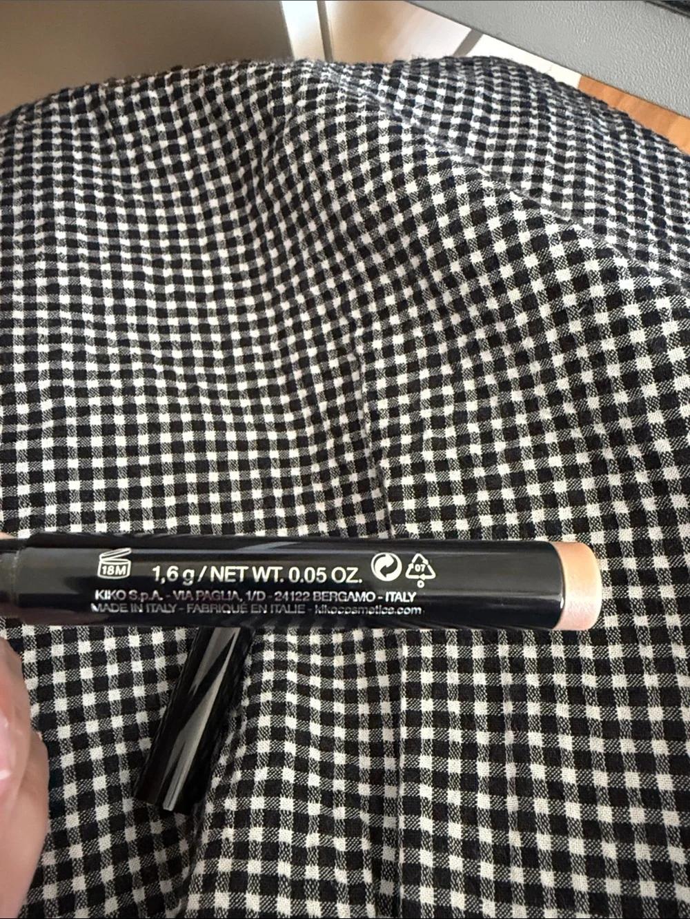 Kiko Long Lasting Eyeshadow Stick - Shimmery Champagne Beige